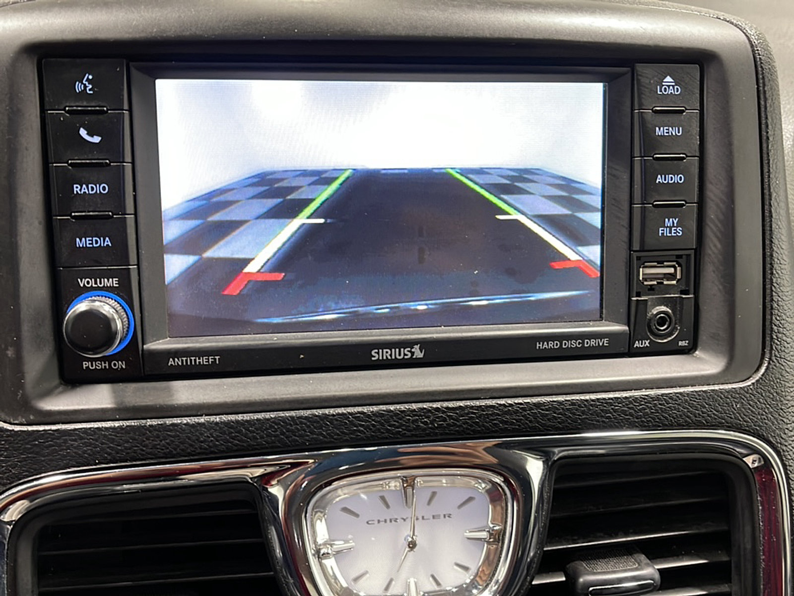 Used 2015 Chrysler Town & Country Touring FWD image 9