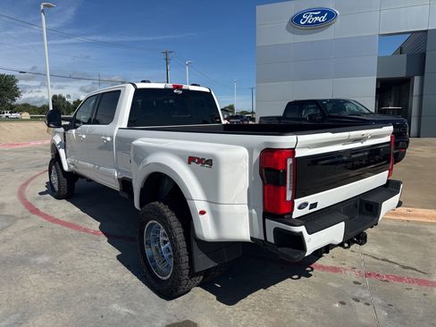 Used 2025 Ford F450 Platinum w/ FX4 Off-Road Package AWD/4WD image 8