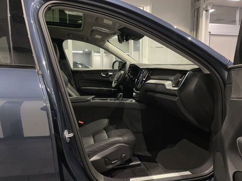 Used 2025 Volvo XC60 B5 Plus image 36