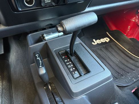 Used 2005 Jeep Wrangler Unlimited AWD/4WD image 22