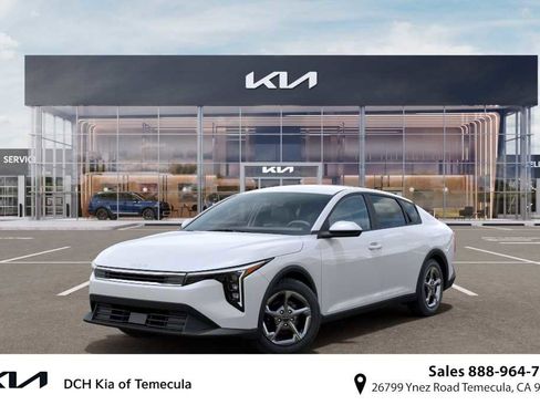 New 2026 Kia K4 LXS image 1