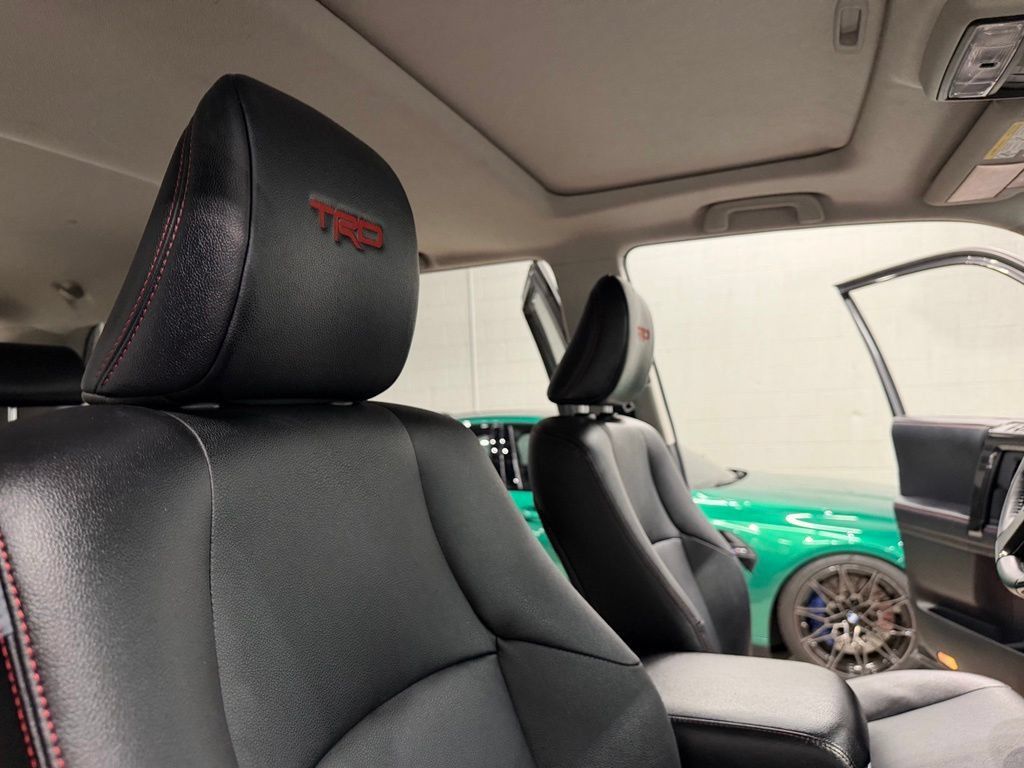Used 2018 Toyota 4Runner TRD Off-Road Premium AWD/4WD image 43