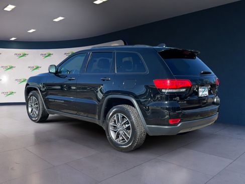 Used 2017 Jeep Grand Cherokee Limited AWD/4WD image 5
