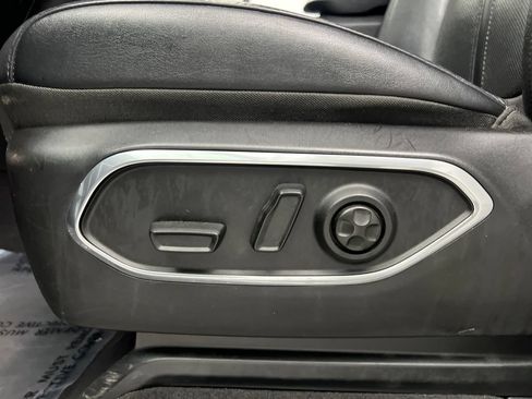 Used 2024 Jeep Wagoneer Series II w/ Flexible Seating Group RWD image 13