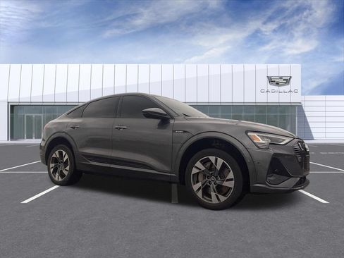 Used 2022 Audi e-tron Premium AWD/4WD image 1