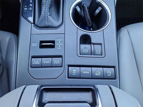 Used 2020 Toyota Highlander XLE image 26