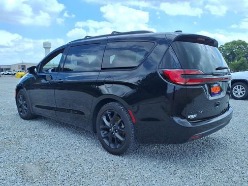 Used 2025 Chrysler Pacifica Limited FWD image 10