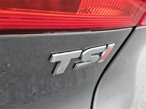 Used 2016 Volkswagen Tiguan S image 12