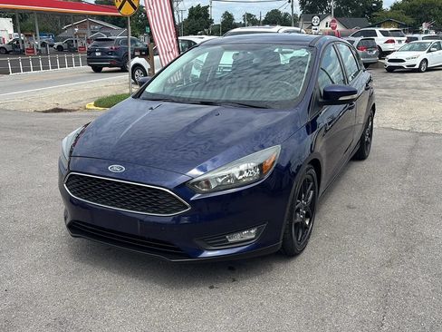 Used 2016 Ford Focus SE w/ Equipment Group 201A FWD image 2