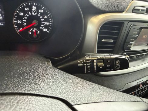Used 2017 Kia Sorento LX FWD image 14
