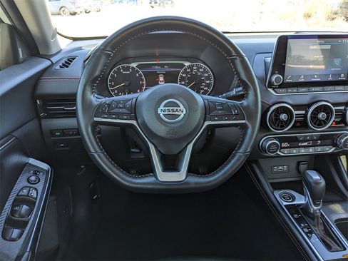 Used 2021 Nissan Sentra SR w/ SR Premium Package image 16