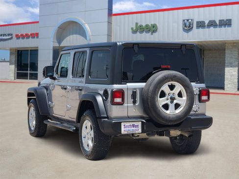 Used 2018 Jeep Wrangler Unlimited Sport S AWD/4WD image 4