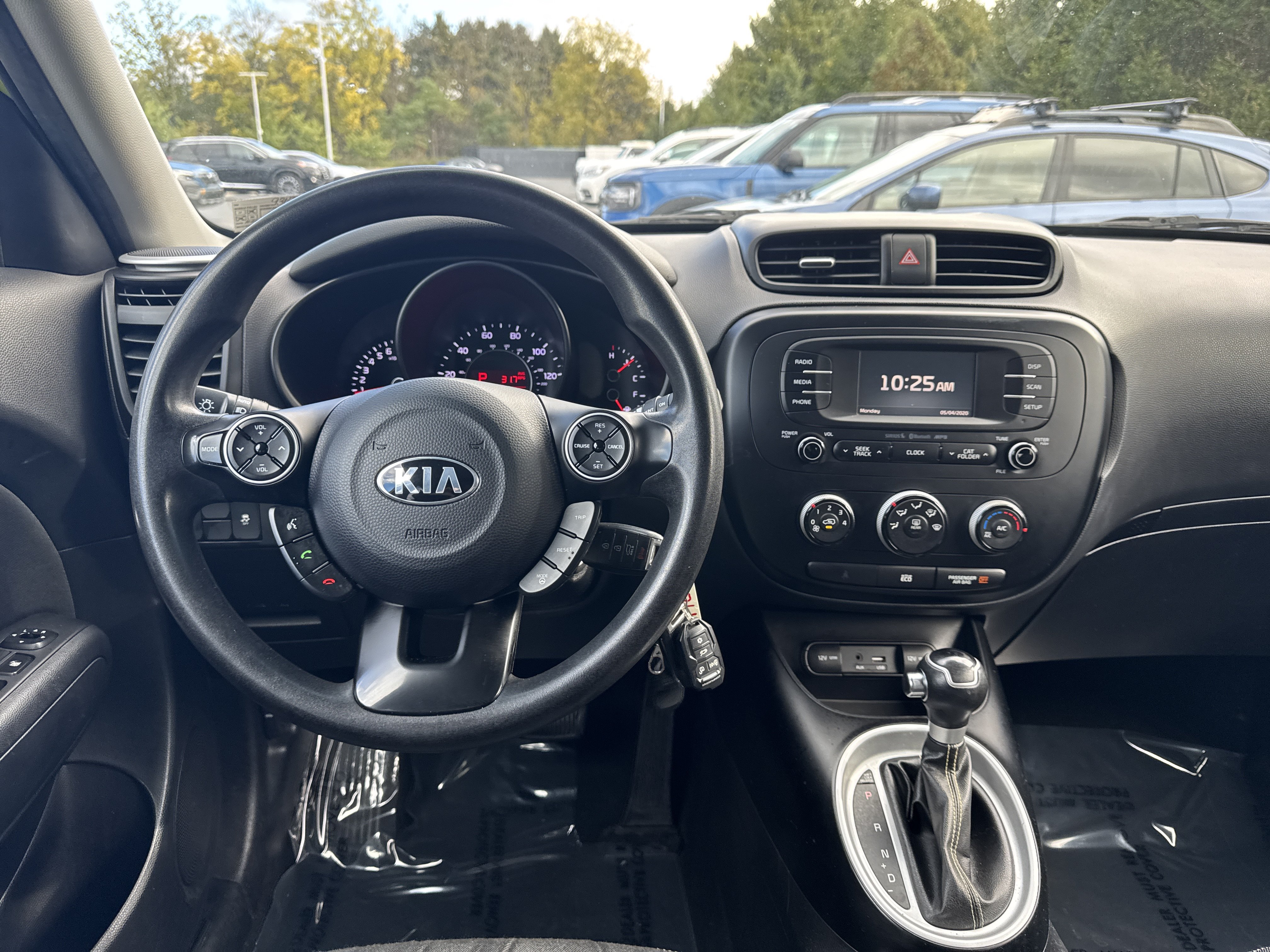 Used 2016 Kia Soul + FWD image 2