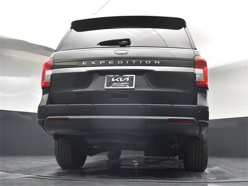 Used 2022 Ford Expedition XLT image 36