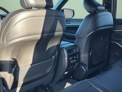 New 2026 Jeep Grand Cherokee Limited image 22