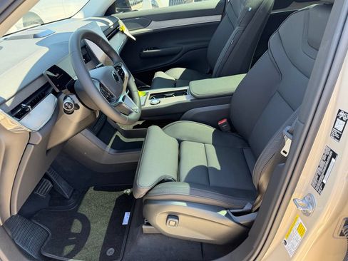New 2026 Volvo EX90 Plus AWD/4WD image 16