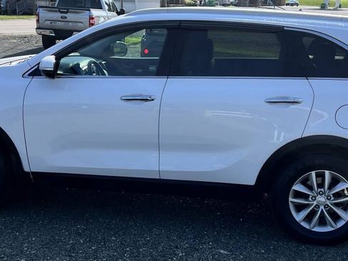 Used 2017 Kia Sorento FWD image 11