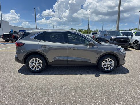 Certified 2024 Ford Escape Active FWD image 5