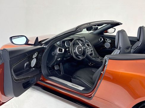Used 2019 Aston Martin DB11 Volante RWD image 12