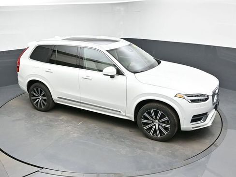 Used 2023 Volvo XC90 B5 Plus image 9