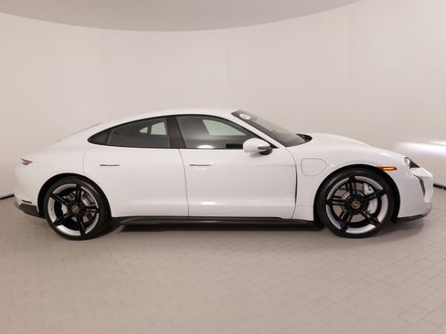 Used 2023 Porsche Taycan GTS image 9