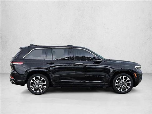 Used 2023 Jeep Grand Cherokee Overland AWD/4WD image 4