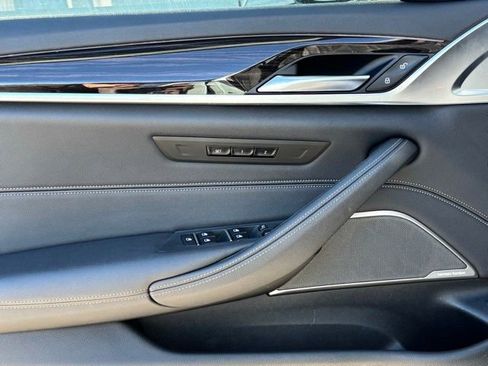 Used 2023 BMW 530e xDrive 530e iPerformance image 14