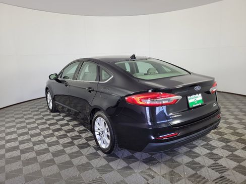 Used 2019 Ford Fusion SE FWD image 5