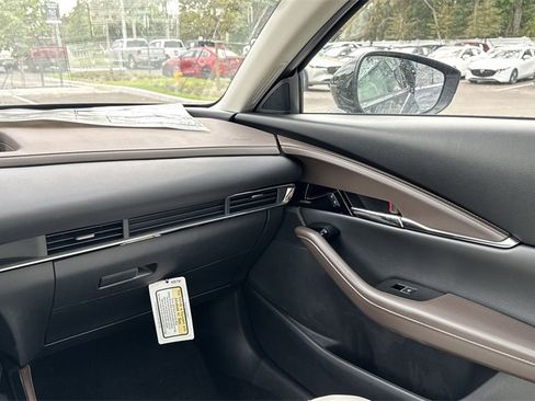 Used 2024 MAZDA CX-30 AWD 2.5 S w/ Premium Package image 16