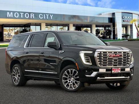 New 2026 GMC Yukon XL Denali w/ Sun & Power Step Package AWD/4WD image 2