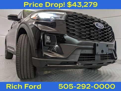 Certified 2025 Ford Explorer ST-Line w/ ST-Line Street Pack image 30