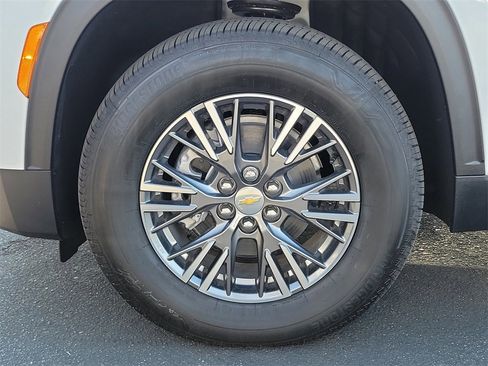 New 2026 Chevrolet Traverse LT image 24