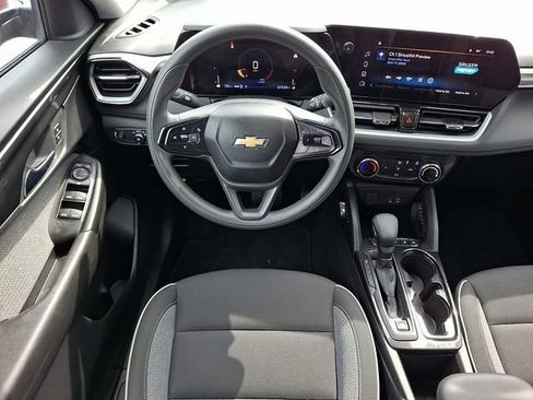 Used 2025 Chevrolet TrailBlazer LT AWD/4WD image 11