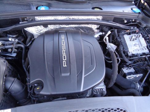 Used 2020 Porsche Macan AWD image 18