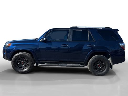 Used 2022 Toyota 4Runner SR5 Premium w/ Moonroof Package image 2
