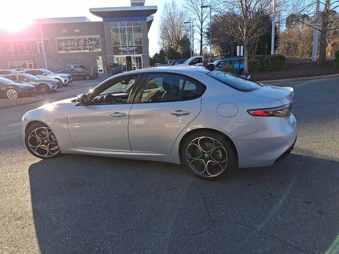 New 2025 Alfa Romeo Giulia w/ Veloce Package Rwd image 5