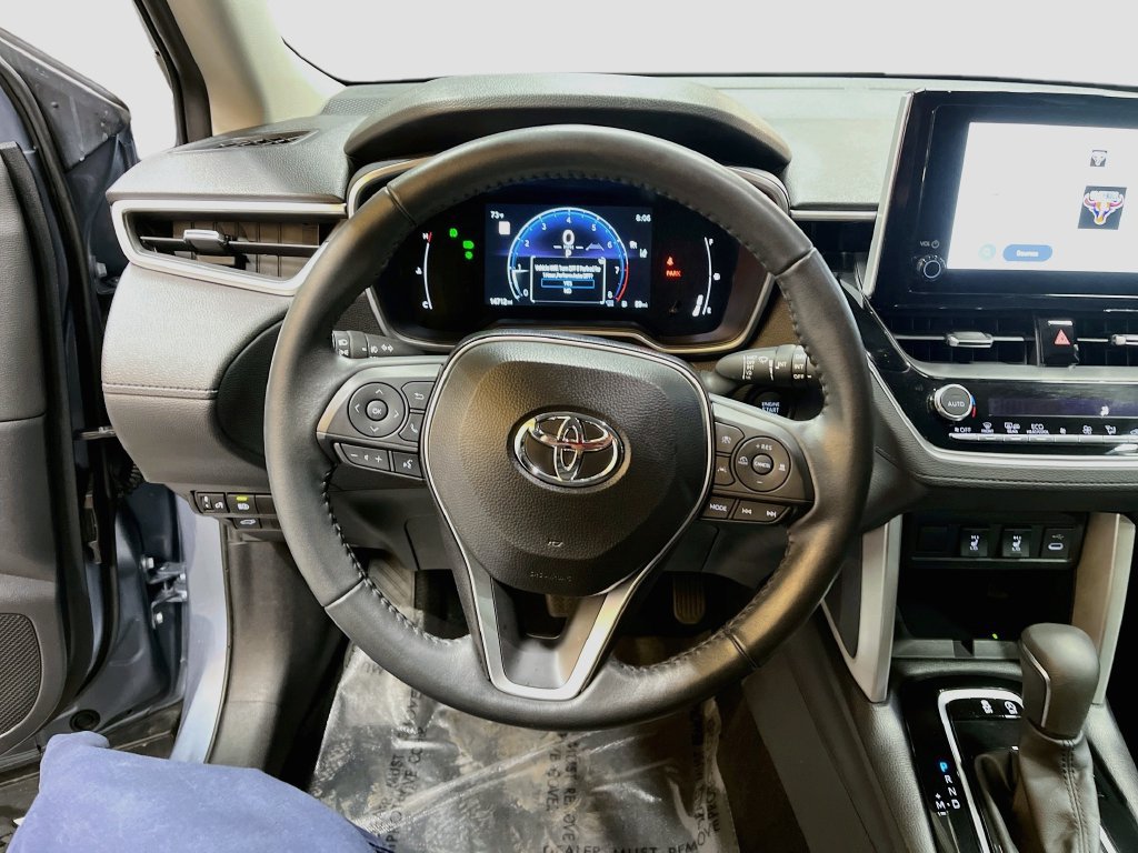 Used 2025 Toyota Corolla Cross XLE w/ Convenience Package AWD/4WD image 11