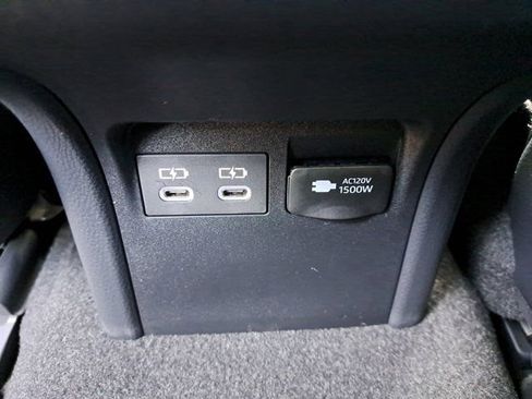 New 2025 Toyota Prius Plug-In Hybrid image 9