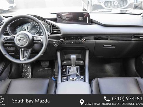 New 2026 MAZDA MAZDA3 Hatchback w/Premium Plus Pkg image 17