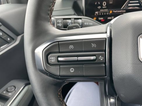 Used 2025 GMC Acadia AT4 w/ Luxury Package image 23