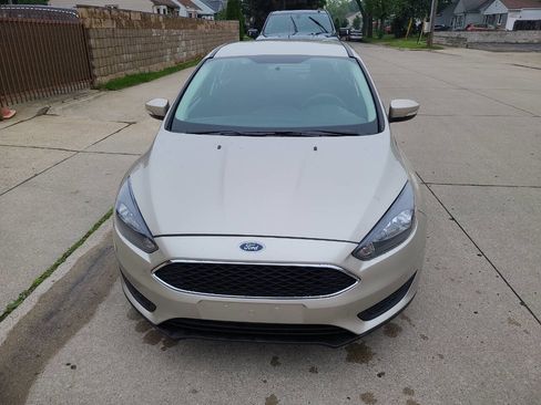 Used 2017 Ford Focus SE image 5