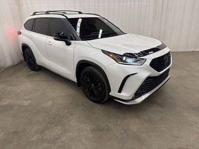 Used 2023 Toyota Highlander XSE