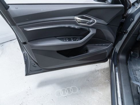 Used 2024 Audi Q8 e-tron Premium image 24