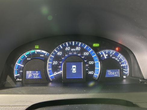Used 2013 Toyota Camry XLE w/ Leather Pkg image 3