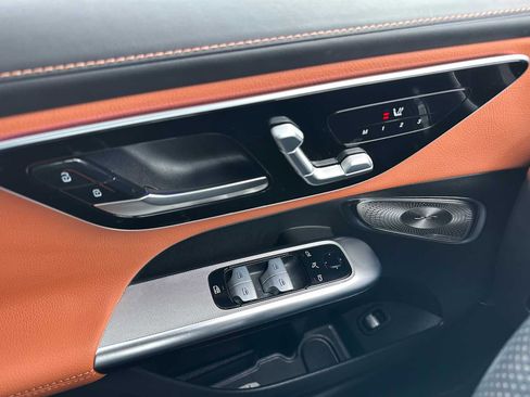 Used 2024 Mercedes-Benz GLC 300 GLC 300 image 30