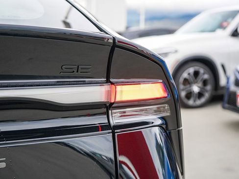 New 2026 Toyota Prius SE image 10