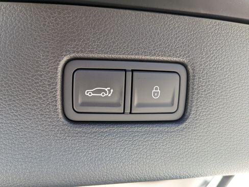 Used 2025 Genesis GV80 3.5T Advanced AWD/4WD image 16