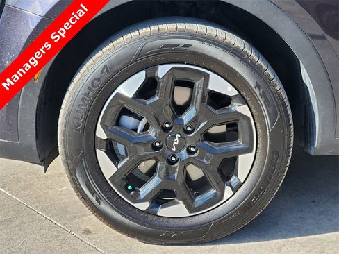 New 2025 Kia Sorento S image 7