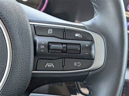Certified 2025 Kia Sportage EX image 31