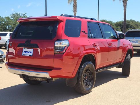 Used 2023 Toyota 4Runner TRD Off-Road Premium w/ Off Road Premium Plus Package AWD/4WD image 4